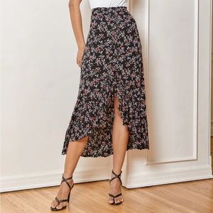 Lulu’s Melodic Musings Black Floral Printed High Low Midi Skirt - L